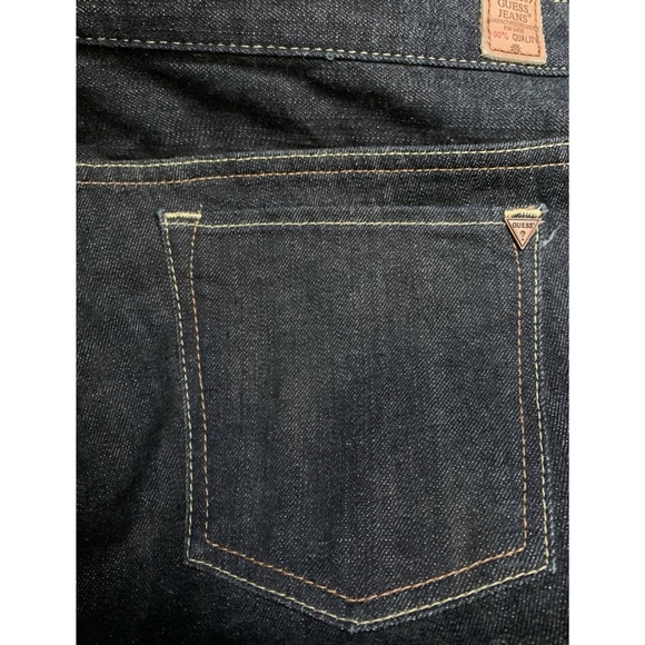 Women’s GUESS jeans - Picture 3 of 4